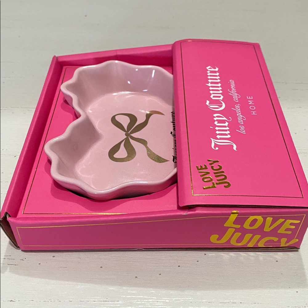 Juicy Couture Pink Ruffle Heart Ceramic Trinket Tray - Picture 4 of 6